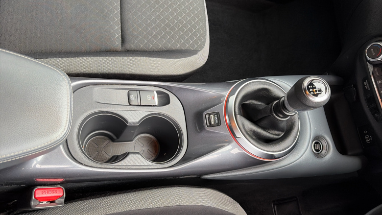 Nissan Juke 1.0 DiG-T N-Connecta 5dr Petrol Hatchback